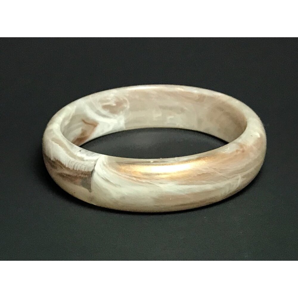 Vintage Marbled Translucent Lucite Bangle Bracelet in White and Metallic Gold - Picture 3 of 6